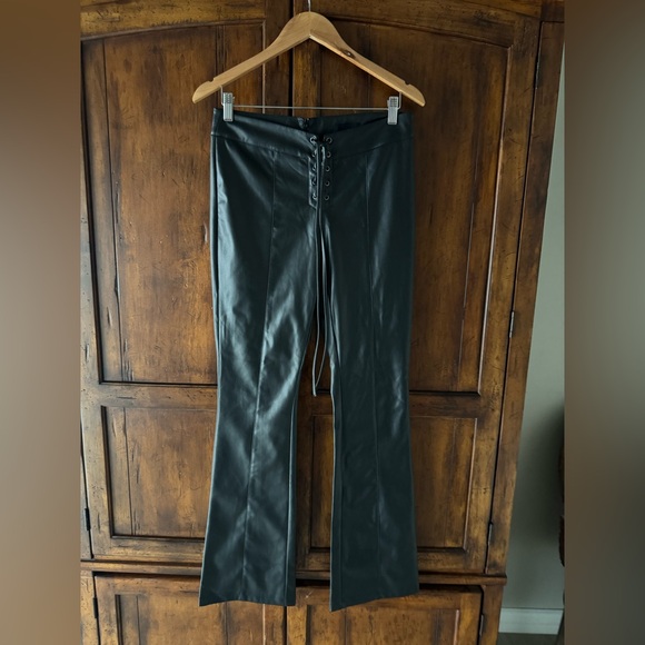h:ours Revolve Annalise Vegan Leather Lace-up Pant in Black Small - Picture 3 of 5